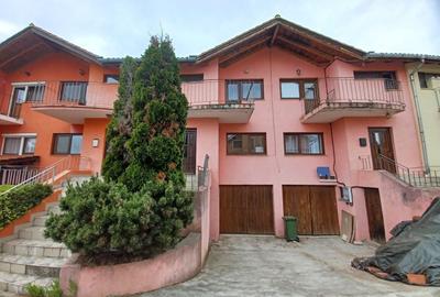 Casă individuală cu 3 camere cu Canalizare în Sânmartin