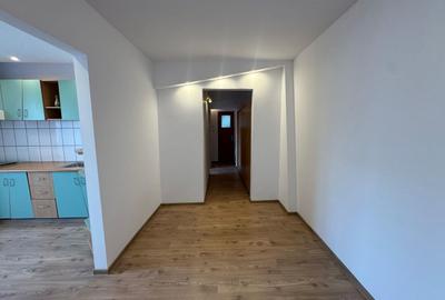 Apartament cu 3 camere decomandat în Crângași - 13