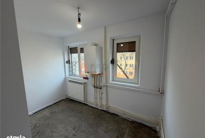 Apartament cu 3 camere decomandat în Crâng - 8