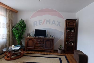 Casă individuală cu 5 camere cu Teren 343 Mp în Est - 12