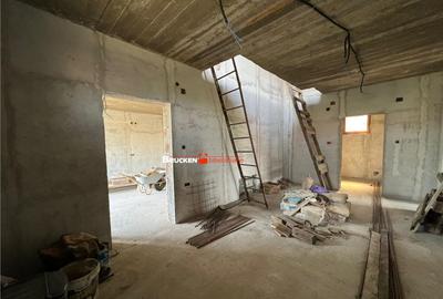 Casa de in zona centrala din Petreu - 14