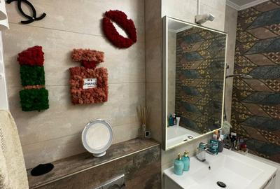 Apartament cu 2 camere semidecomandat în CET - 3