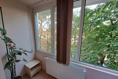 Apartament cu 3 camere semidecomandat, mobilat în Circumvalațiunii - 12