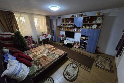 Apartament cu 3 camere semidecomandat în Central - 4