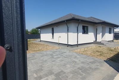 Casă cu 4 camere în Valea Moșneagului - 2