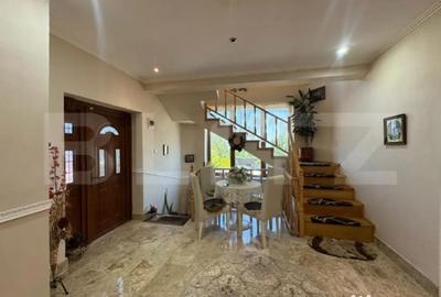 Casă cu 9 camere cu Teren 303 Mp în Central - 15