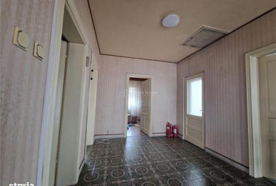 Casă cu 5 camere cu Teren 154 Mp în Central