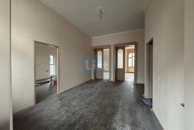 Apartament cu 3 camere semidecomandat în Central - 4