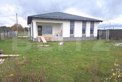 Casa noua pe parter cu vedere spre munti - Tarlungeni, Brasov - 2