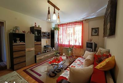 Apartament cu 3 camere semidecomandat în Orașul Vechi