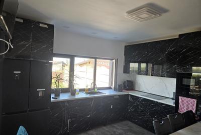 Casă cu 3 camere în Mândruloc - 2