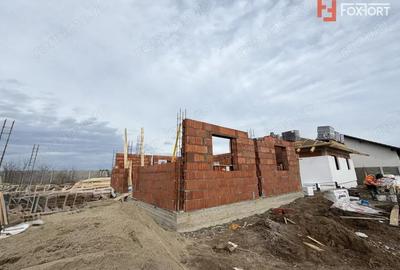 Casă cu 3 camere cu Teren 330 Mp în Sânandrei