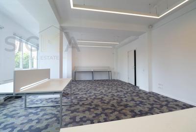 Birou, de 44 mp, în Gruia - 3