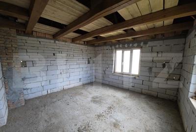 Casa la tara de vanzare, cu 13 ari de teren, la 40 km de Bi Casa la tara de vanzare, cu 13 ari de teren, la 40 km de Bi - 8