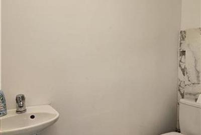 Spațiu comercial, de 18 mp, în Central - 7