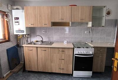 Casă cu 6 camere cu Teren 963 Mp în Valea Adâncă