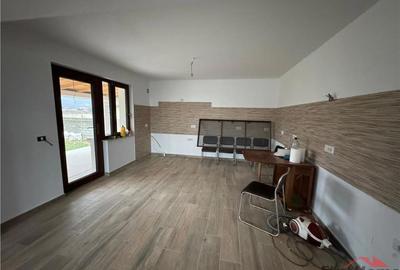 Vila deosebita Parter + Mansarda de vanzare in Odobesti - 19