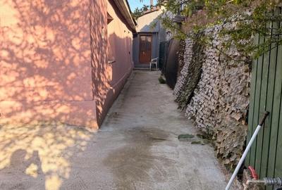 Casă cu 3 camere cu Teren 170 Mp în Km 4 - 14