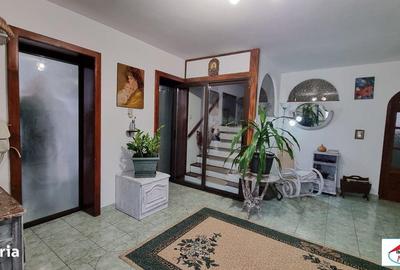 Casă cu 3 camere cu Canalizare în Central - 5