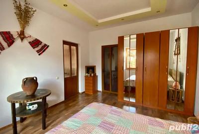 Inchiriez apartament 2 camere la casa, cu curte comuna aproape de Pia?a Sfatului, Bra?ov - 5