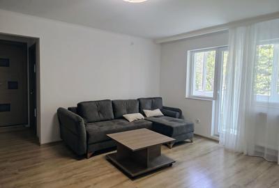 Apartament cu 3 camere semidecomandat, mobilat în Cantemir