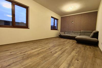 Duplex cu 5 camere cu Canalizare în Dumbrăvița - 1