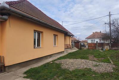 Casă individuală cu 4 camere cu Garaj în Sântana de Mureș - 2