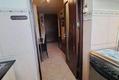 Apartament cu 2 camere decomandat în Calea București - 2