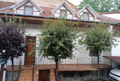 Apartament cu 3 camere decomandat în Central - 3