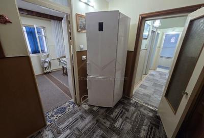 Apartament cu 3 camere decomandat în Nicolina - 2