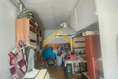 Spațiu comercial, de 64 mp, în Central - 3