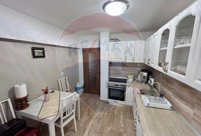 Apartament cu 4 camere de inchiriat- zona ULTRACENTRALA - 2