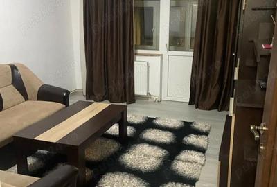 Apartament cu 3 camere decomandat în Micro 8 - 2
