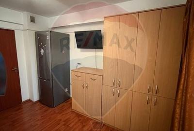 Apartament cu 3 camere de vânzare în zona Craiovita Noua - 6