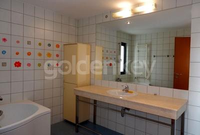 Apartament spatios cu 5 camere in complex rezindetial - 9