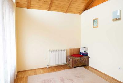 Casă cu 4 camere în Exterior Vest - 2