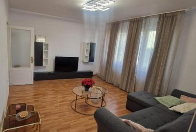 Apartament cu 3 camere, mobilat în Central - 11