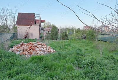 Casuta la mare cu mult teren - 7