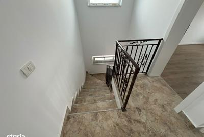 Casă cu 4 camere semidecomandat cu Teren 400 Mp în Miroslava - 2