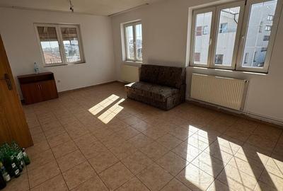 Casă individuală cu 8 camere cu Canalizare în Ultracentral - 6