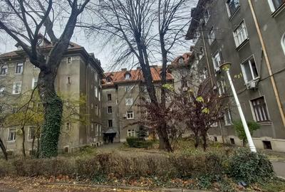 Apartament cu 4 camere decomandat în Obor