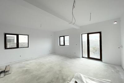 Duplex cu 4 camere cu Canalizare în Moșnița Veche - 2