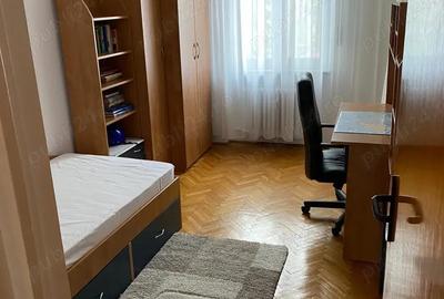 Apartament cu 4 camere decomandat în Vatra Luminoasă - 2