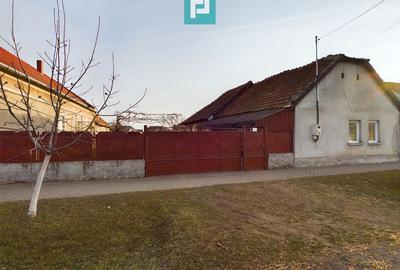 Casă cu 5 camere cu Teren 1680 Mp în Central - 1