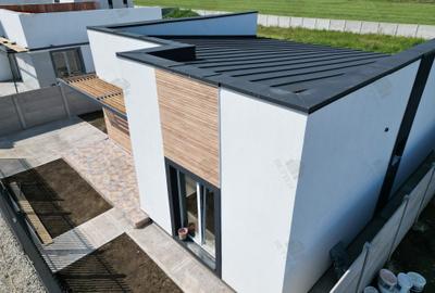 Casă cu 4 camere cu Teren 450 Mp în Berceni