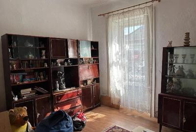 Casă cu 4 camere cu Teren 1112 Mp în Central - 3