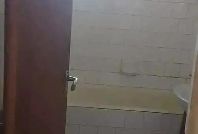 Apartament cu 3 camere decomandat în Central - 1