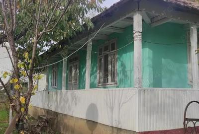 Casă cu 2 camere cu Teren 2100 Mp în Călărași - 1