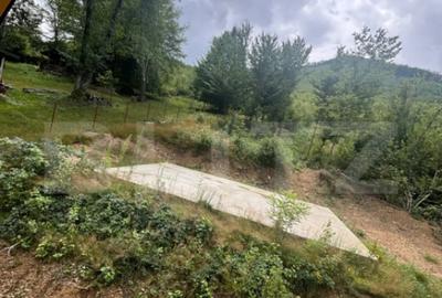 Casă cu 2 camere cu Teren 560 Mp în Hurez