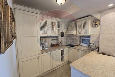 Apartament cu 4 camere decomandat, mobilat în Nord - 16